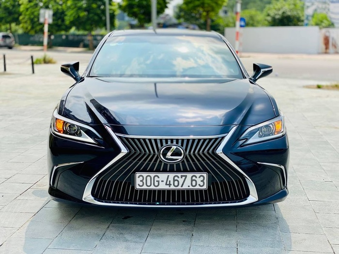 Sedan hạng sang Lexus ES250 2019 sở hữu thiết kế sang trọng, lịch lãm và cuốn hút Lexus ES250 2019 cu chay 1000km chu xe mat hang chuc trieu